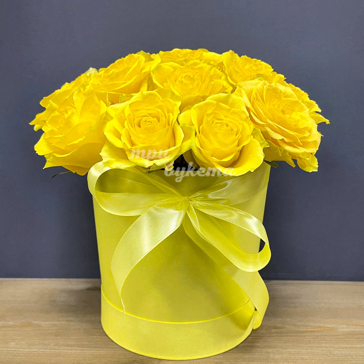 Желтые розы в коробке (доп. фото)