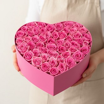 Сердце из 51 розовой розы