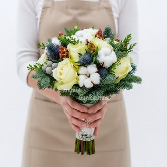 Букет на Новый год из желтых роз