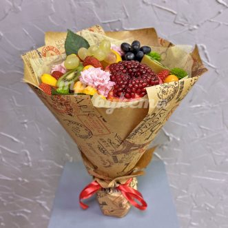 Букет из граната и кумкватов