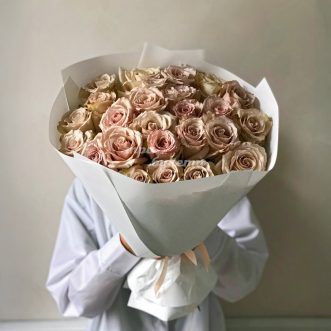 Букет из 25 роз сорта Квиксэнд Букет из 25 роз сорта Квиксэнд